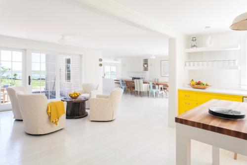 Yellow details decoration