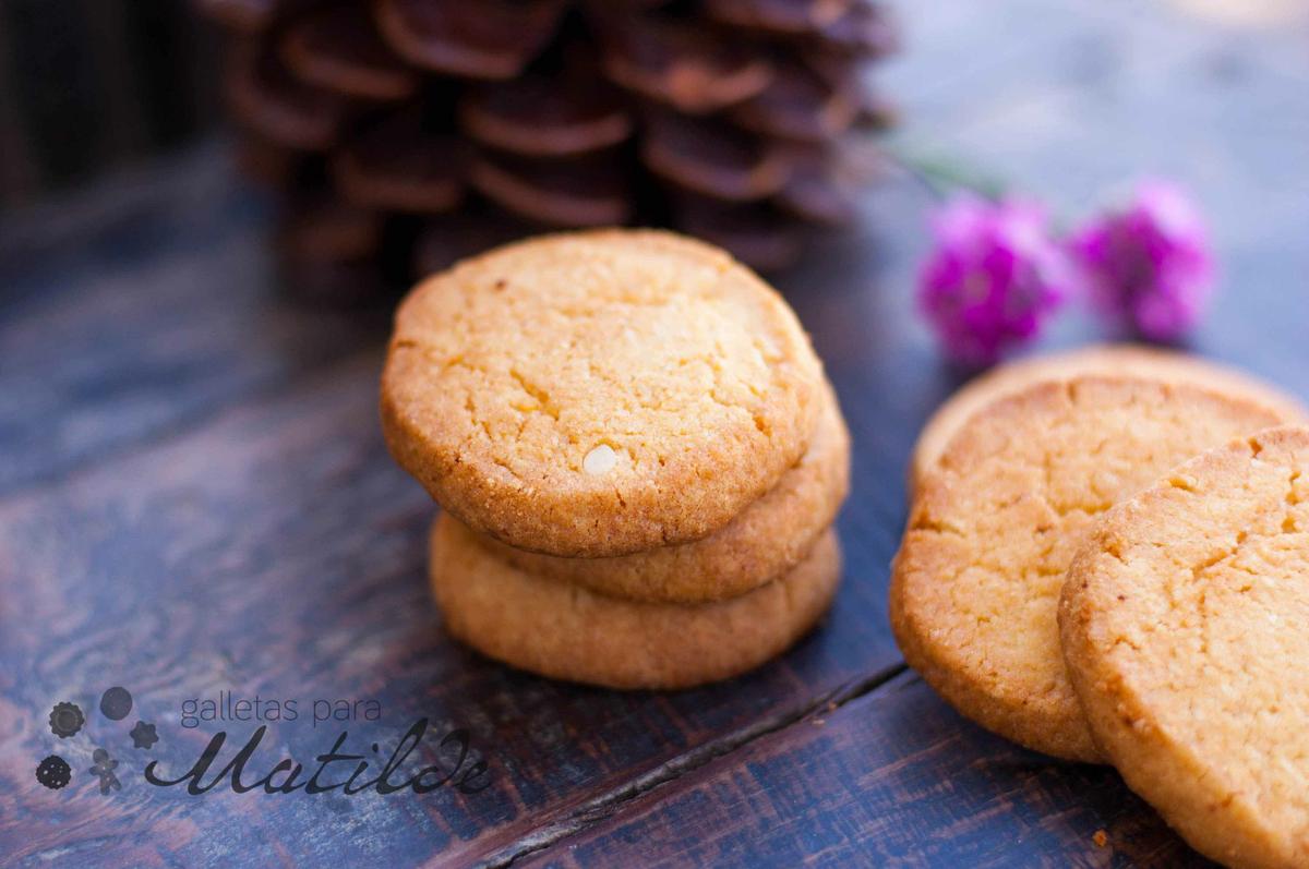 Galletas o pastas de piñón