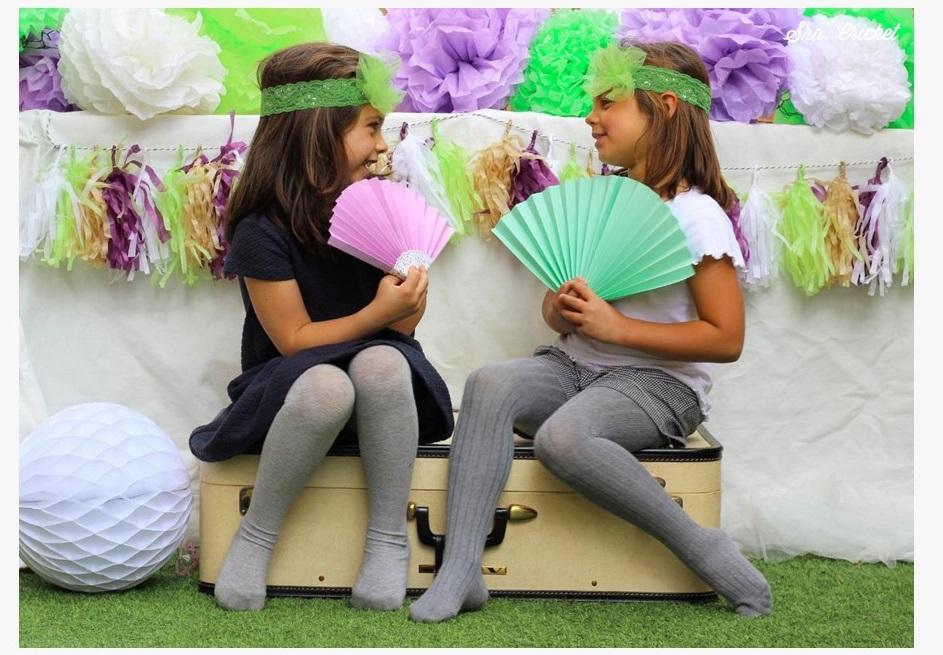 niñas abanicos