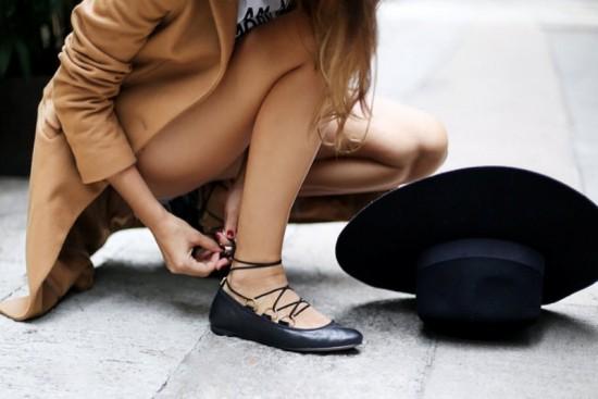 lovely-diy-lace-up-ballet-flats-3-550x367