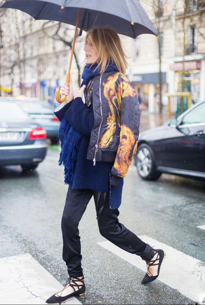 black-lace-up-ballerina-flats