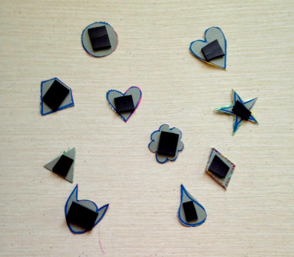 Imanes sobre la cartulina forrada de Washi Tape