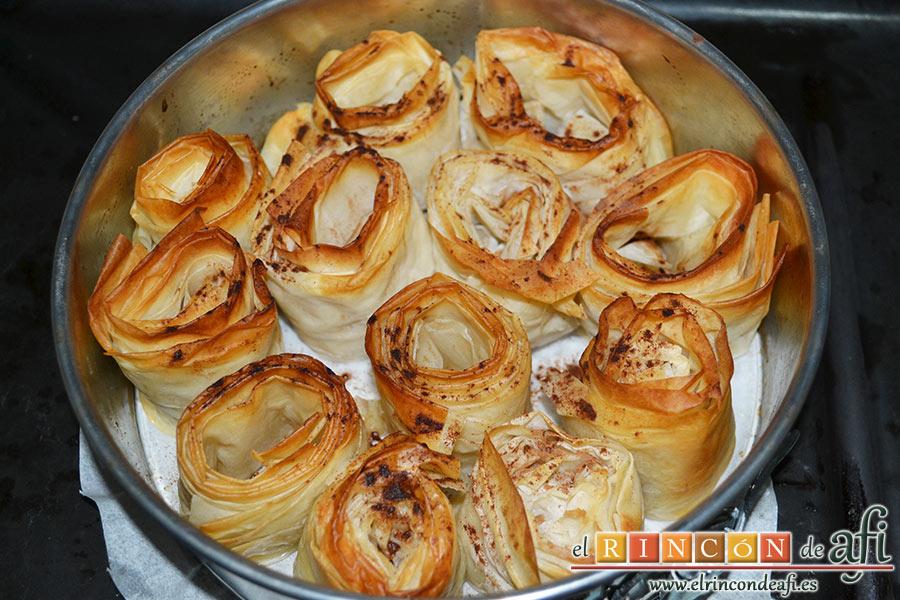 Tarta crujiente, lo metemos en el horno precalentado a 170ºC durante 25 minutos hasta que esté bien dorado