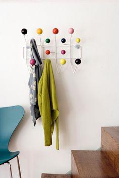 perchero-eames-escalera