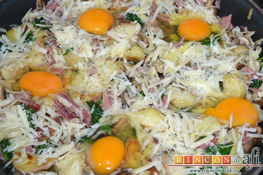 Frittata con papas, setas variadas, espinacas, codillo, queso Gruyère y huevos al horno, añadimos un huevo por persona