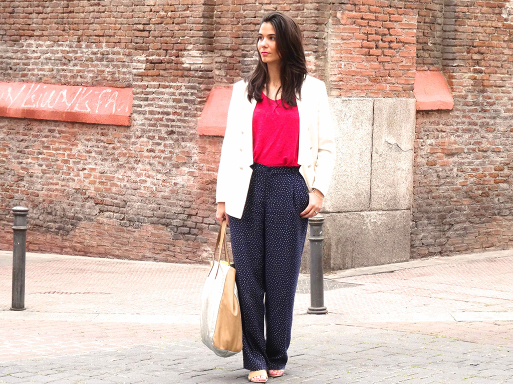 como llevar una americana blanca