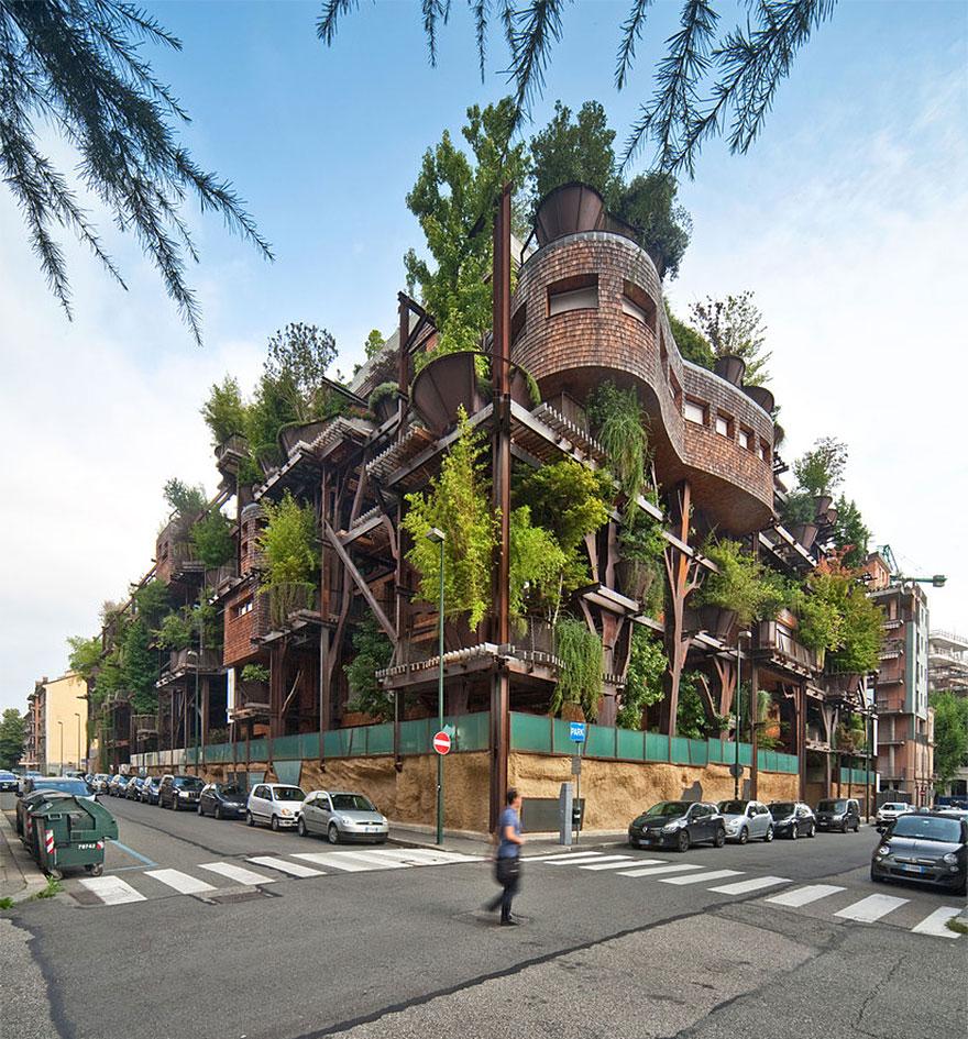Edificio urbano protege a sus habitantes del ruido y la polución gracias a sus mas de 150 árboles