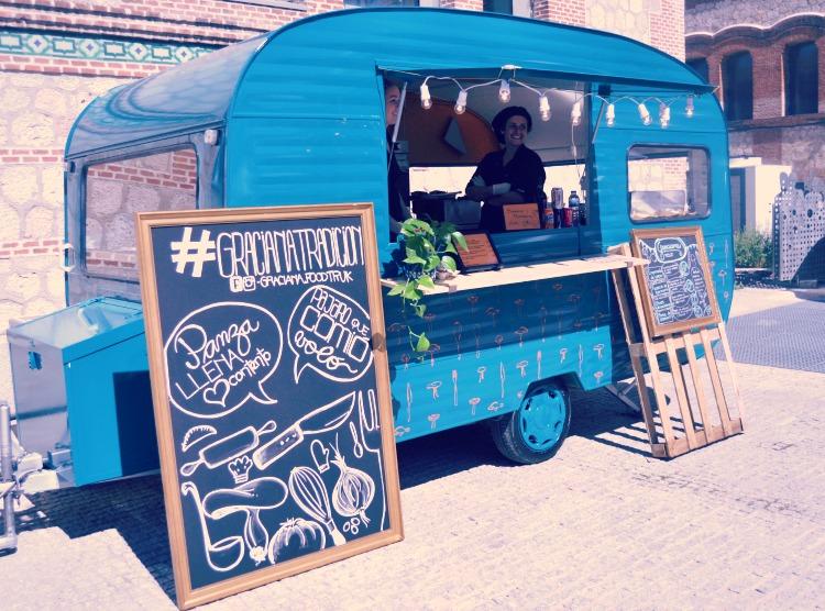 mercado central, diseño, matadero, madrid , emprendedores, decoracion, decor, eventos, gorumet, lunch, brunch, gourmet, comida, furgoneta, van, caravana, crepes, bocatas, 