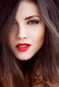 maquillaje labios rojos
