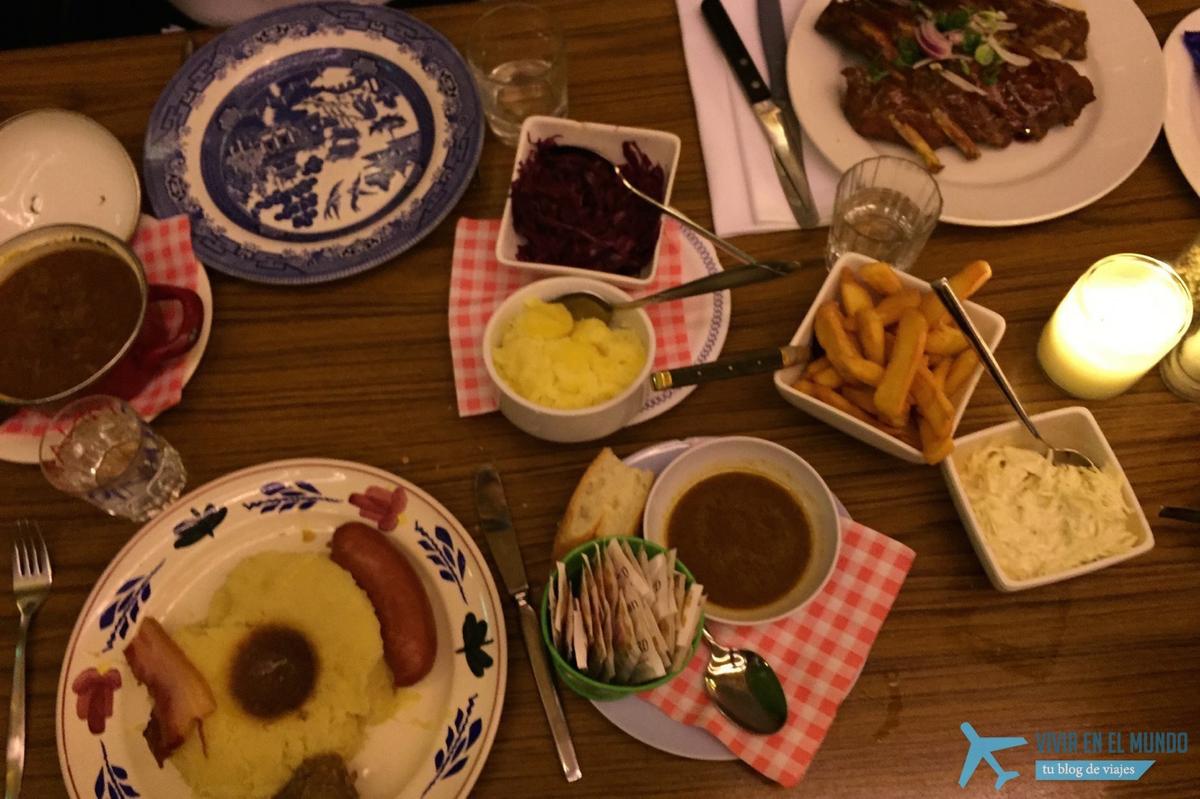 Moeders y las contundentes cenas holandesas