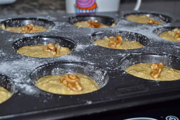 MAGDALENAS DE PLÁTANO Y NUECES