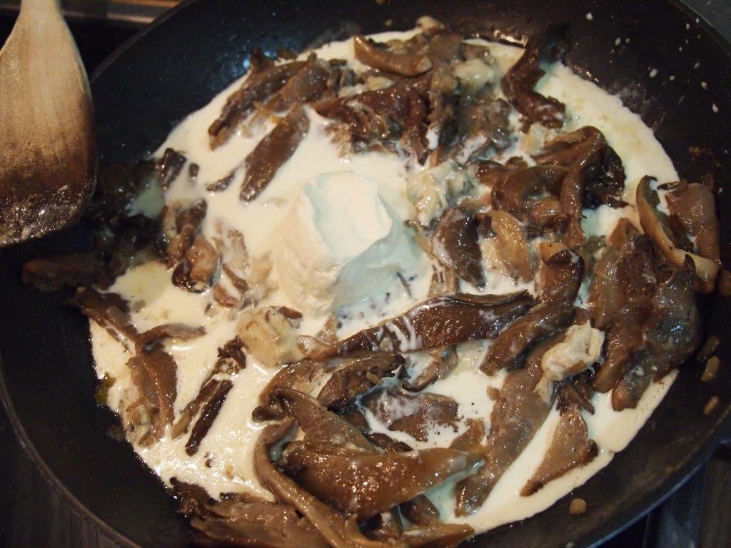 Tallarines setas gorgonzola