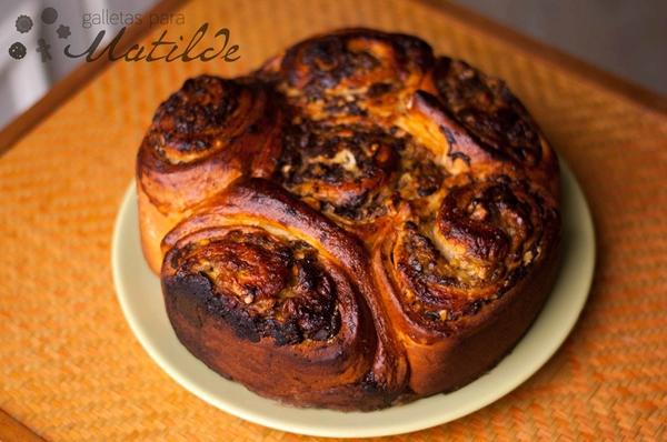 Chinois o Rosenkuchen relleno de chocolate, plátano y avellanas