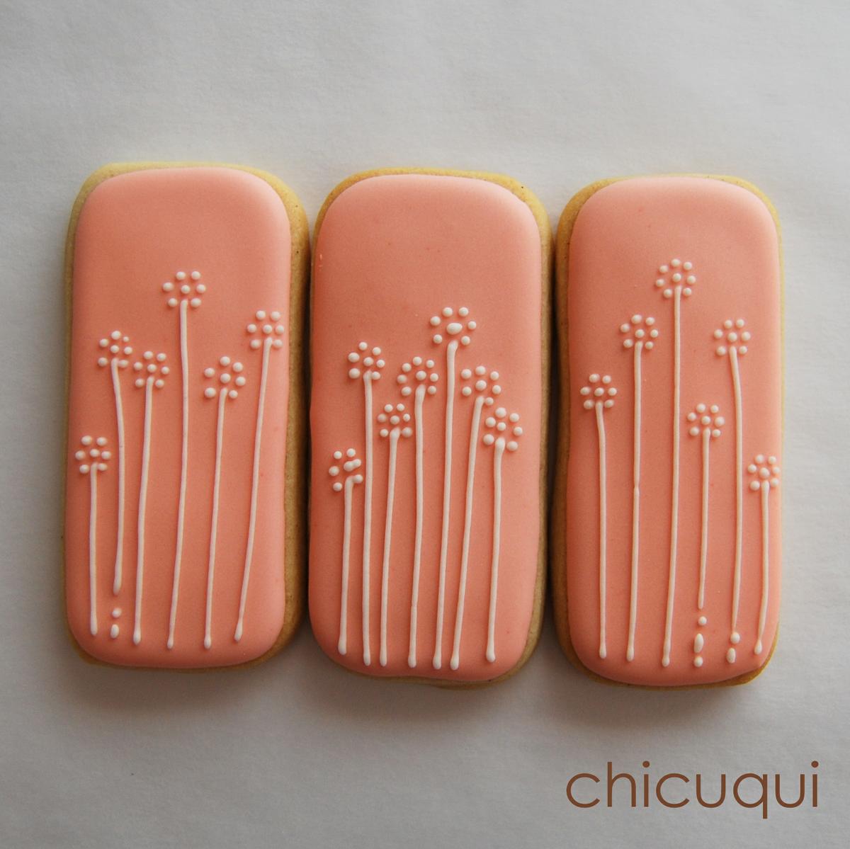 Sólo hay que esperar los tiempo de reposo de la galleta y de la glasa de base.