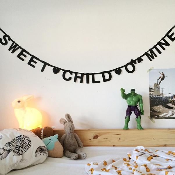 Decorar con guirnaldas de letras: Una tendencia nórdica que ha entrado con fuerza.