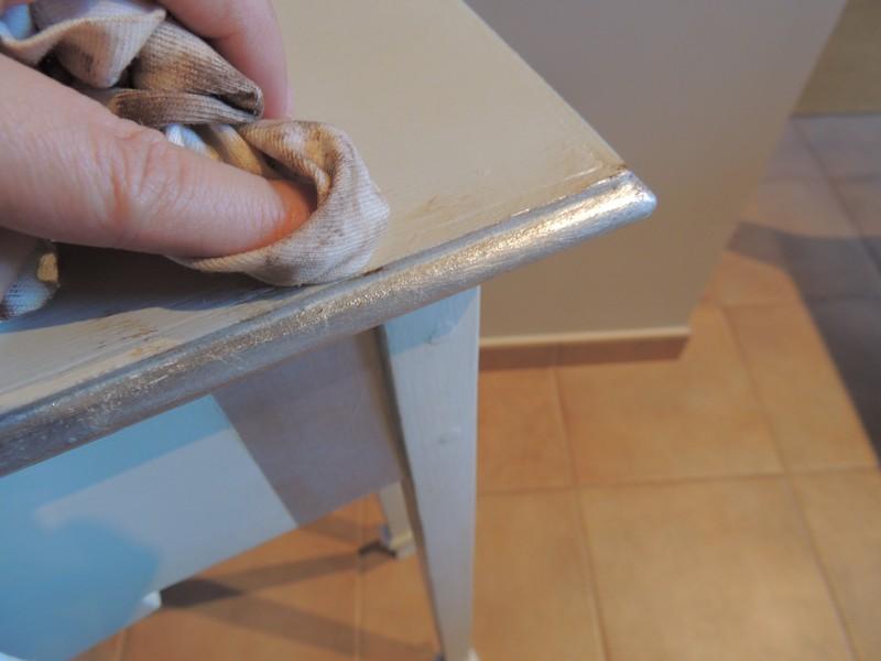 extendemos la patina con un trapo