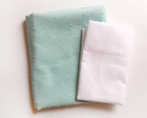 Blusa con lazo en el cuello