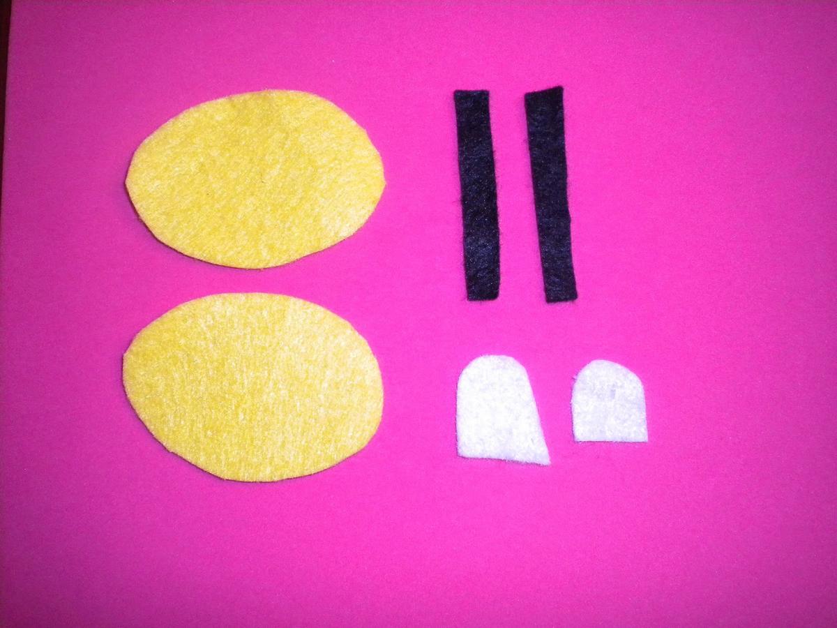 Manualidades caseras Inma fieltro abeja amarillo