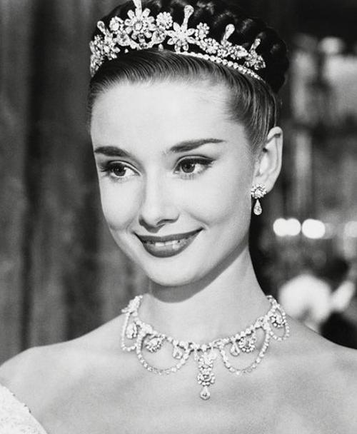7d5e0_Audrey-Hepburn-joyas