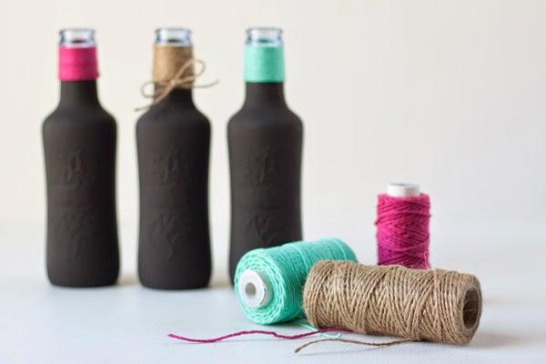 diy-botellas-de-cristal-pintura-pizarra-florero