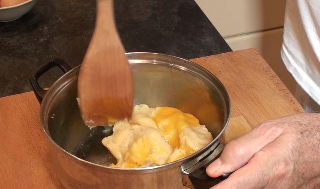 Profiteroles de Nata (crema de leche) con Chocolate caliente18