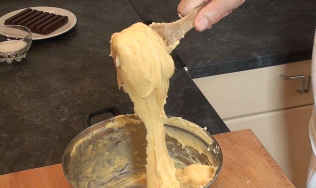 Profiteroles de Nata (crema de leche) con Chocolate caliente24