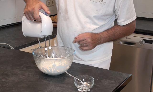 Profiteroles de Nata (crema de leche) con Chocolate caliente41
