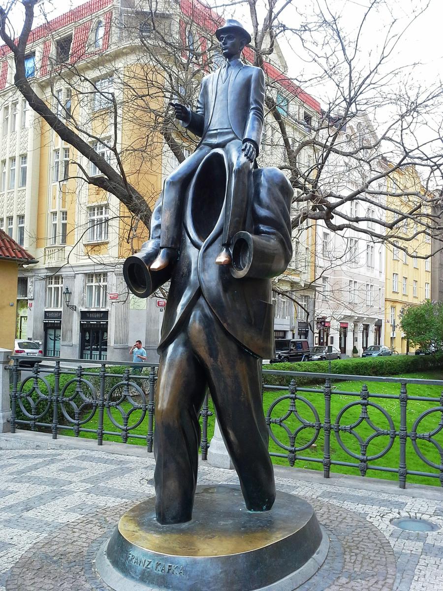 Estatua Memorial a Franz Kafka