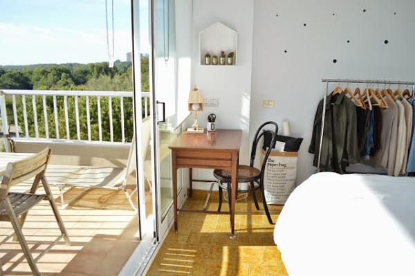 antes-despues-dormitorio-suelo-lamas-autoadhesivas-estilo-nordico