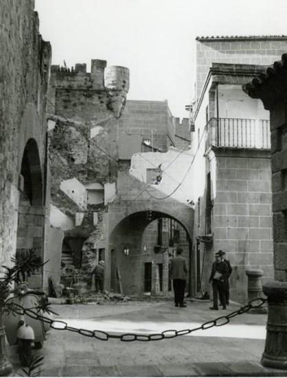 Derribo Arco del Corregidor (Cáceres, 1967)