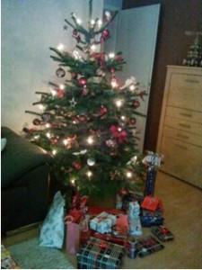 Regalos a repartir después de la cena bajo el árbol. 