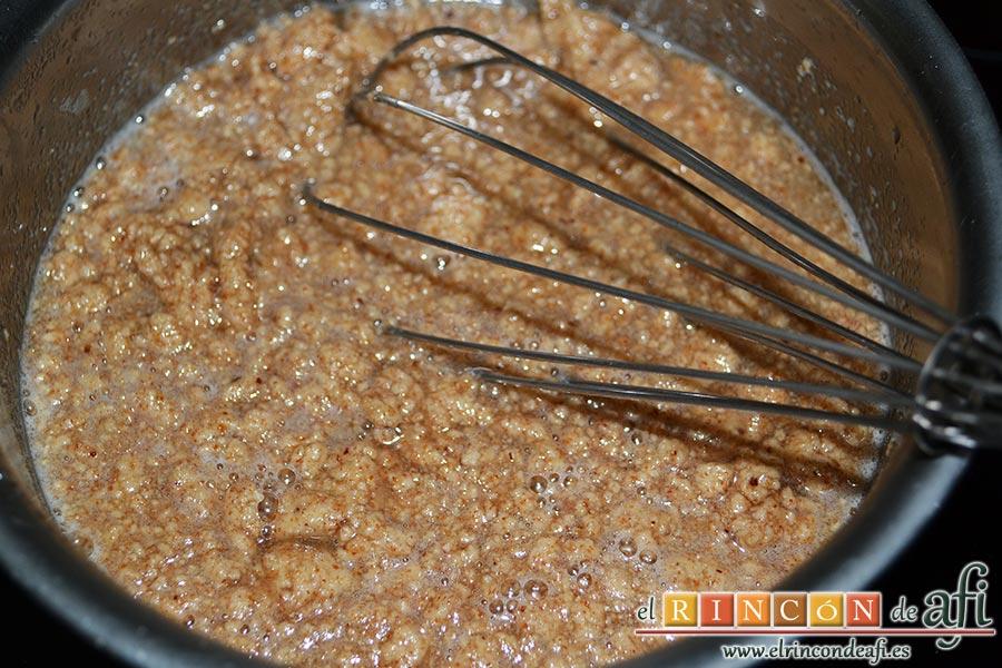Bienmesabe canario, retirar el palo de canela y añadir las almendras molidas