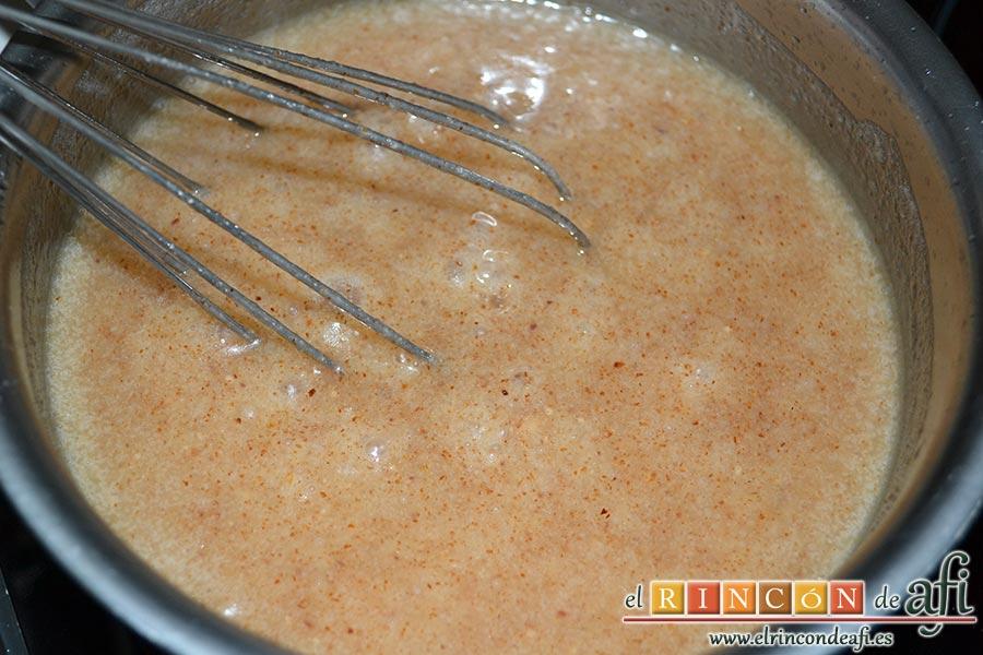 Bienmesabe canario, remover hasta que espese