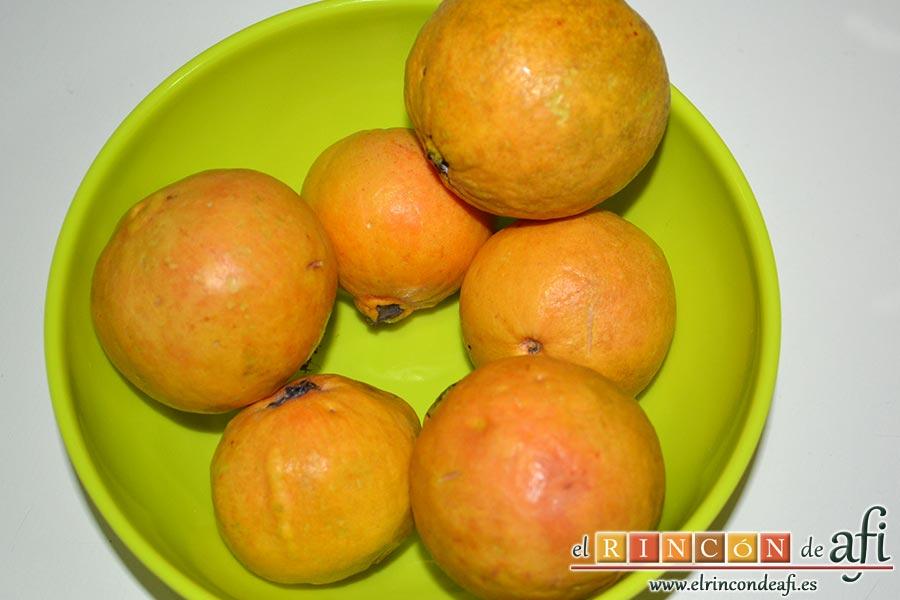 Batido de guayabo, queso y naranja, preparar los guayabos