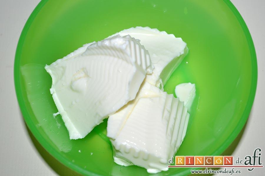 Batido de guayabo, queso y naranja, preparar el queso fresco