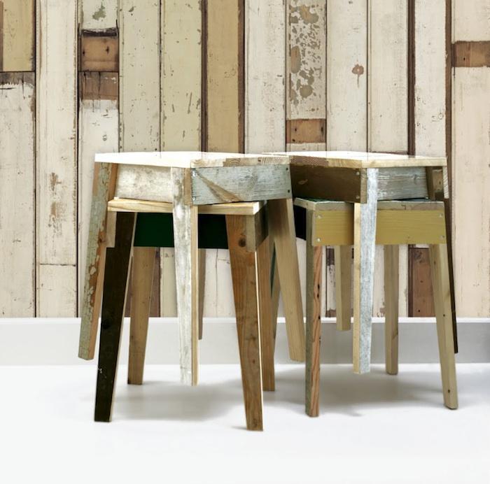 mesas hechas de restos