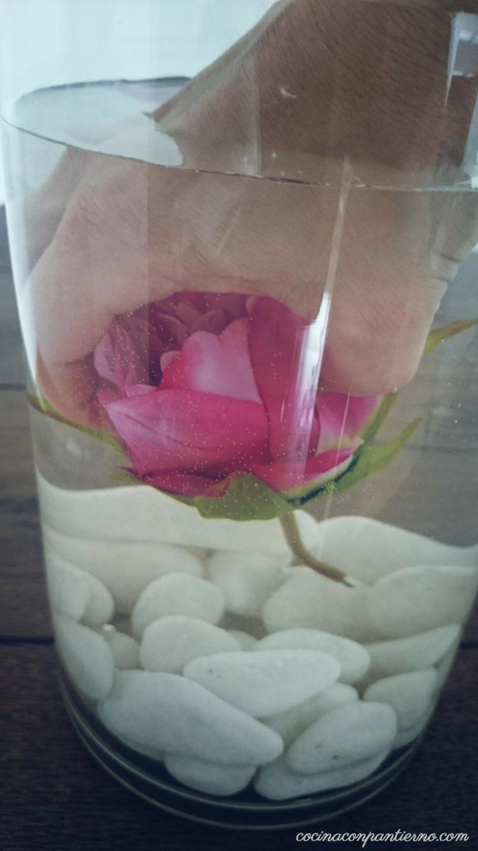 decorarjarron-poner-flor