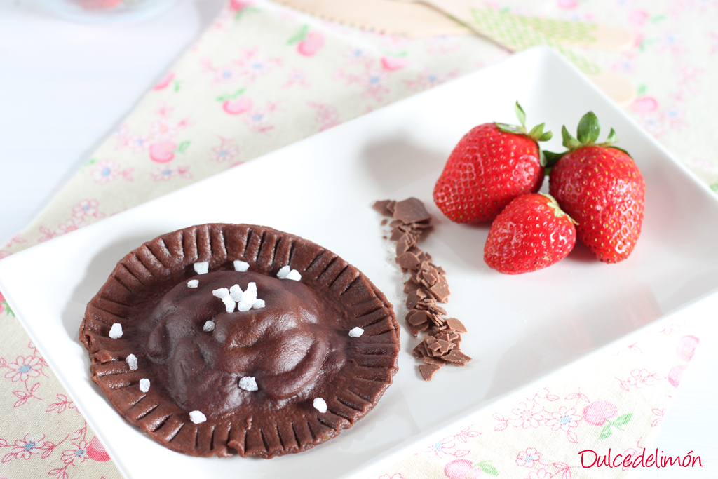 Ravioli de dos chocolates y fresas