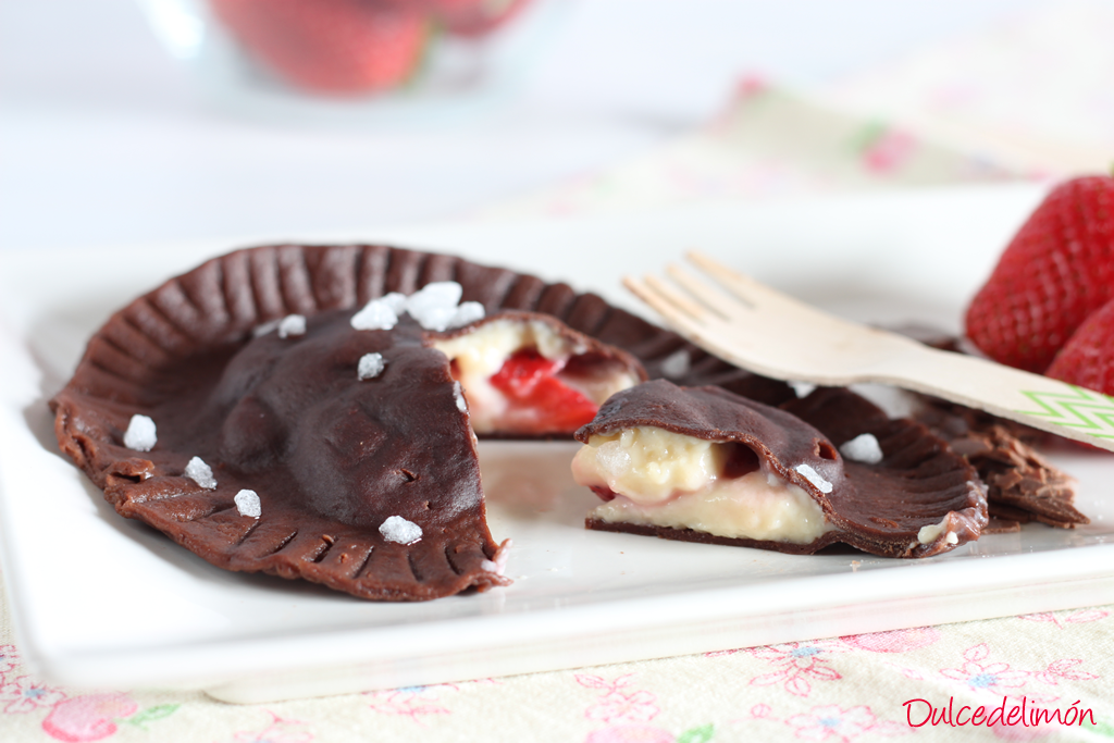 Ravioli de dos chocolates y fresas