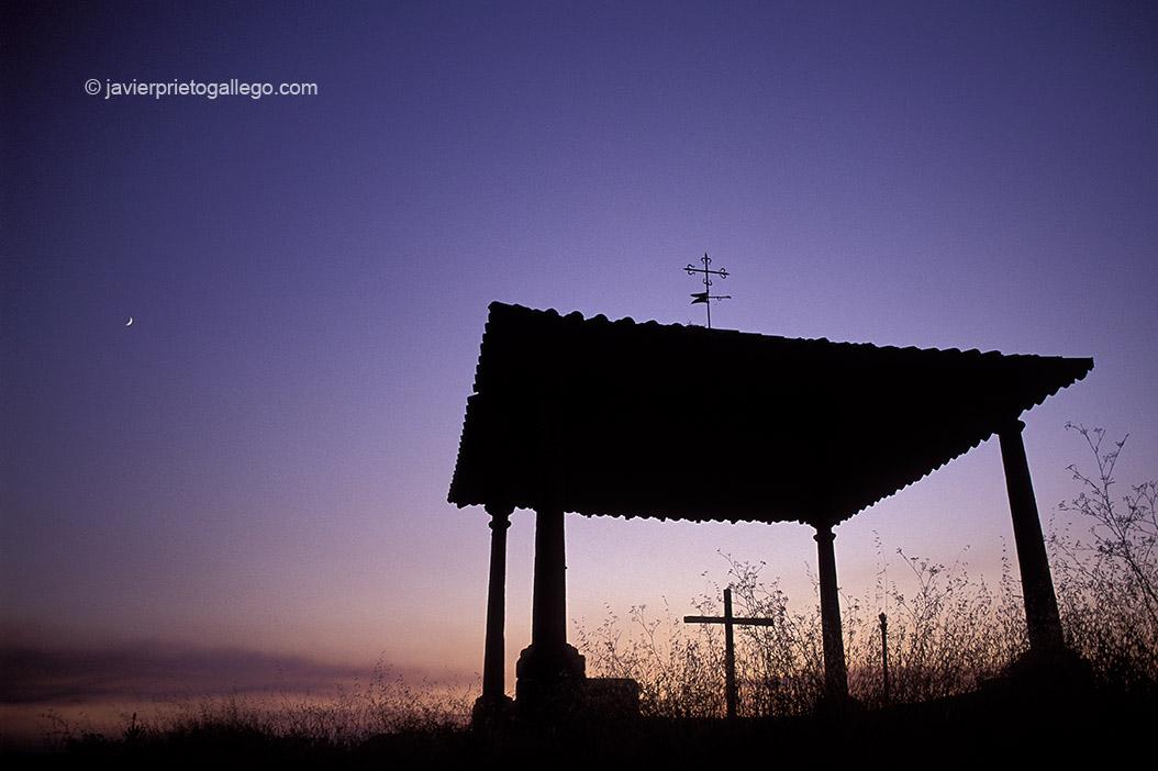 Humilladero. Localidad de Fermoselle. Zamora. Castilla y León. España, 2001 © Javier Prieto Gallego;