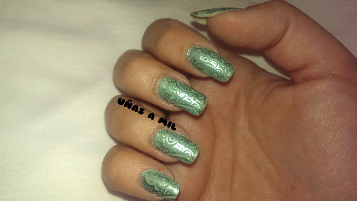 diseño_uñas_estampación_verde_menta (6)