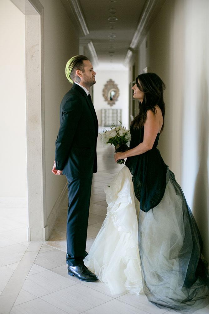 Monochrome-and-rustic-wedding-9