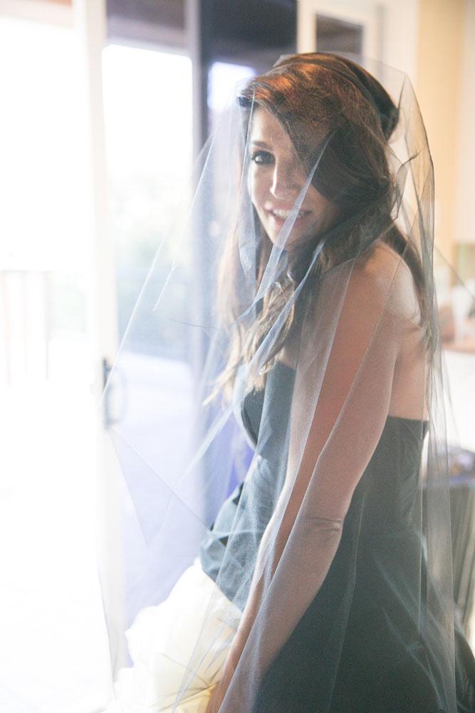 Monochrome-and-rustic-wedding-21