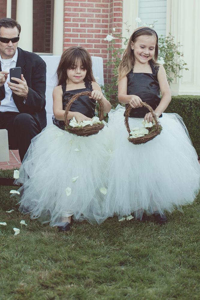 Monochrome-and-rustic-wedding-24