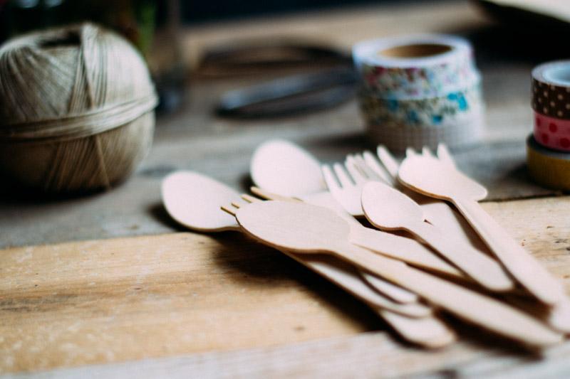 decora tus cubiertos de madera