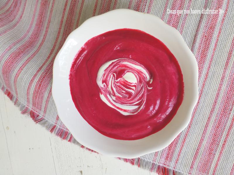 Refrescante crema fría de remolacha asada
