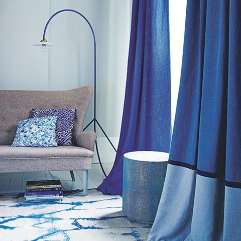 Blue-asymmetrical-living-room - copia