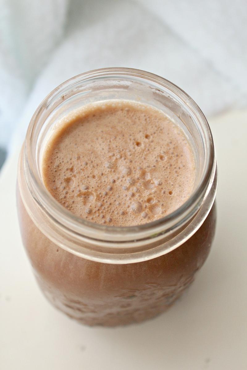 http://honeyandfigskitchen.com/wp-content/uploads/2015/05/zz-pb-smoothie-1.jpg