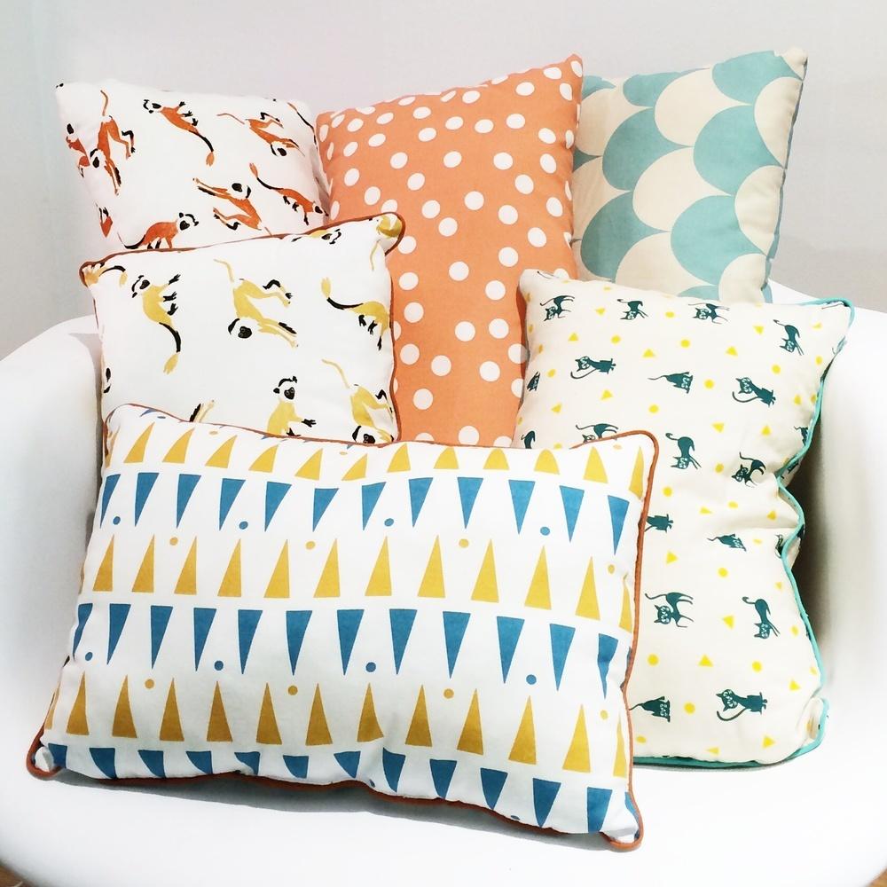 cojin_estampado_monos_lunares_triangulos_rombos_maowdesign©