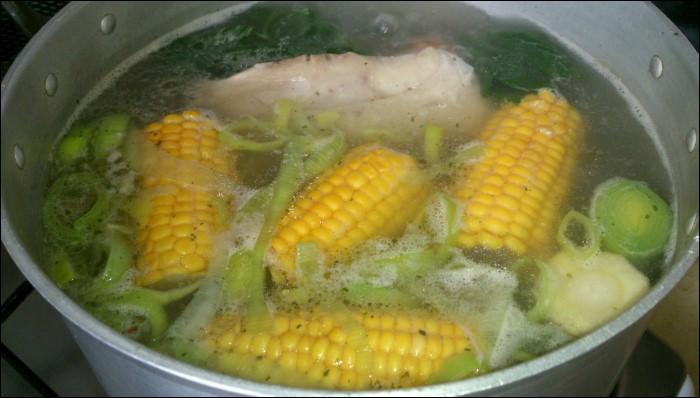 Consomé-de-pollo-paso-a-paso